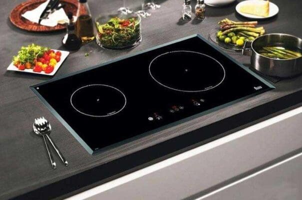 Bếp từ Rugen có nhiều tính năng hiện đại an toàn