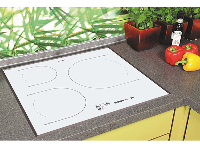 Thay mặt kính bếp từ Smaragd và những vấn đề cần lưu ý