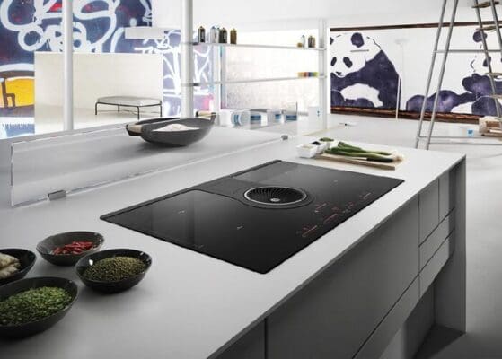 Bếp từ sau khi sửa sẽ được kiểm tra và lắp đặt lại cho khách hàng