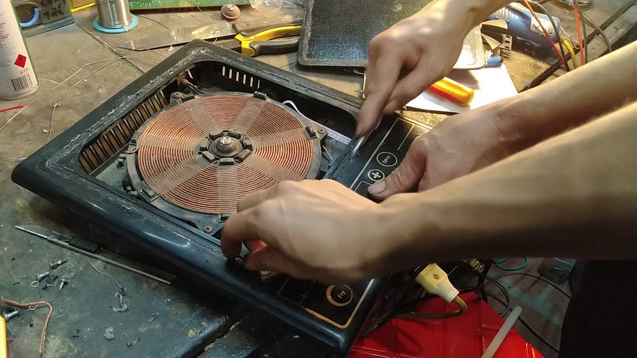 Khách hàng được thông tin đầy đủ trước khi tiến hành sửa bếp từ Zemmer