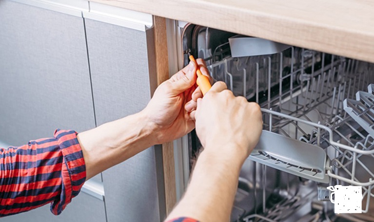 Chính sách bảo hành dịch vụ sửa máy rửa chén Electrolux giúp khách hàng yên tâm hơn