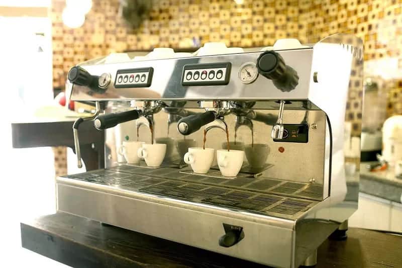 Giá thành sửa chữa có sự khác nhau đôi chút tùy theo model máy