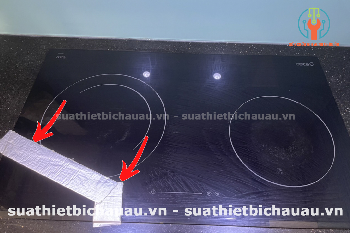 Nứt vỡ mặt kính Cata do rơi vật nặng vào
