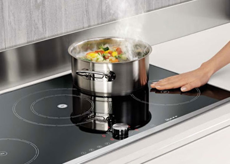 Sửa bếp từ Munchen được thực hiện theo đúng quy trình chuyên nghiệp