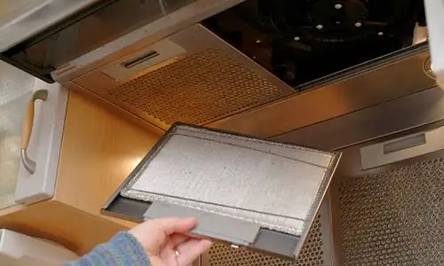 Sau khi hoàn tất sửa chữa, nhân viên kỹ thuật sẽ kiểm tra máy một lần nữa