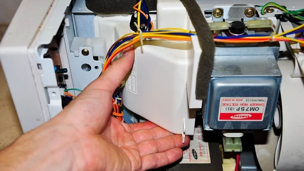 Sửa Thiết Bị Châu Âu chính là lựa chọn đáng tin cậy khi cần sửa lò vi sóng