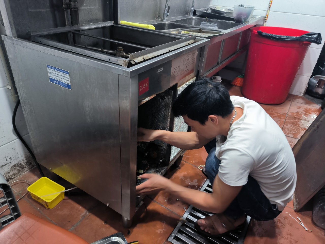 Sửa Máy Rửa Bát Quận 10 – Dịch Vụ Nhanh Chóng, Chuyên Nghiệp, Tận Nơi