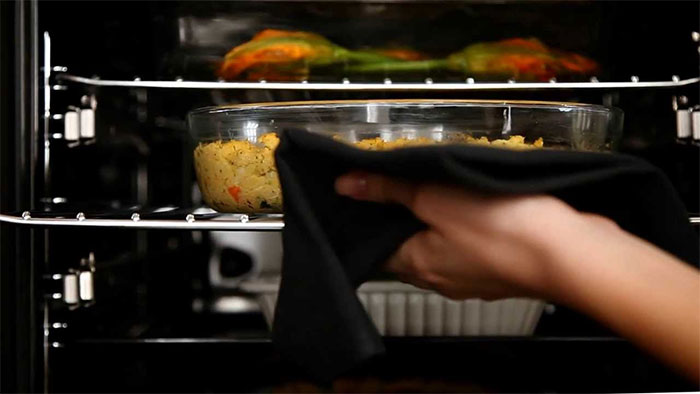 Sửa lò vi sóng AEG kêu to khi hoạt động