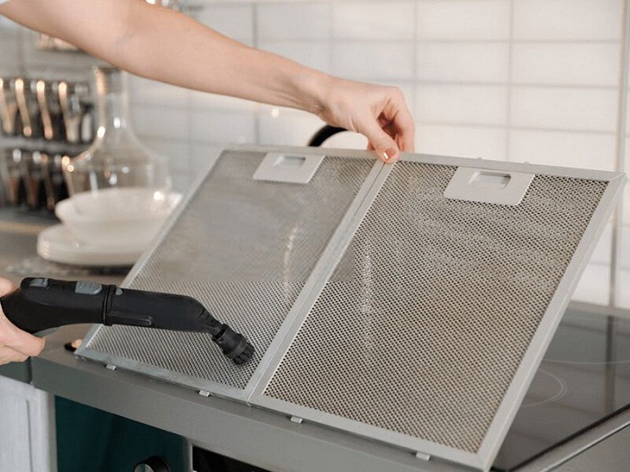 Quy trình sửa máy hút mùi được thực hiện qua các bước chuyên nghiệp
