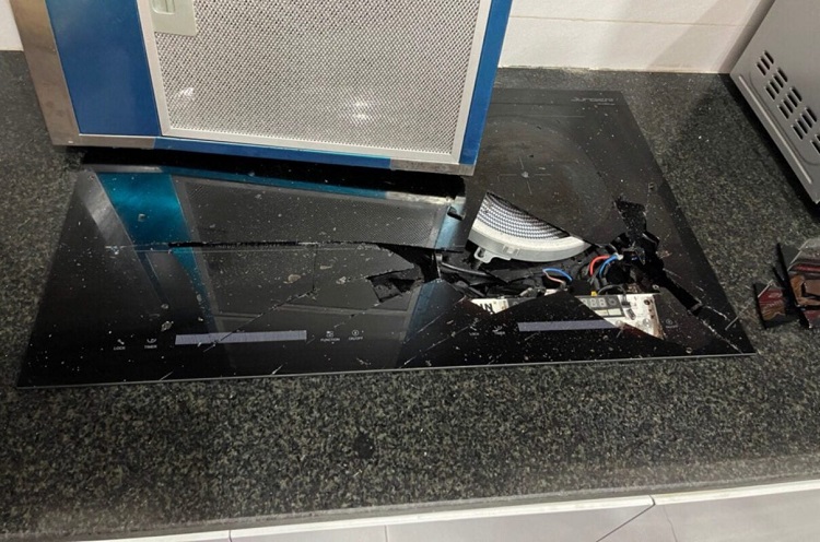 Bảng giá thay mặt kính bếp từ sẽ được công khai rõ ràng đến khách hàng