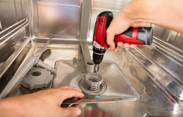 Dịch vụ sửa máy rửa chén bát có sự hỗ trợ từ chuyên gia