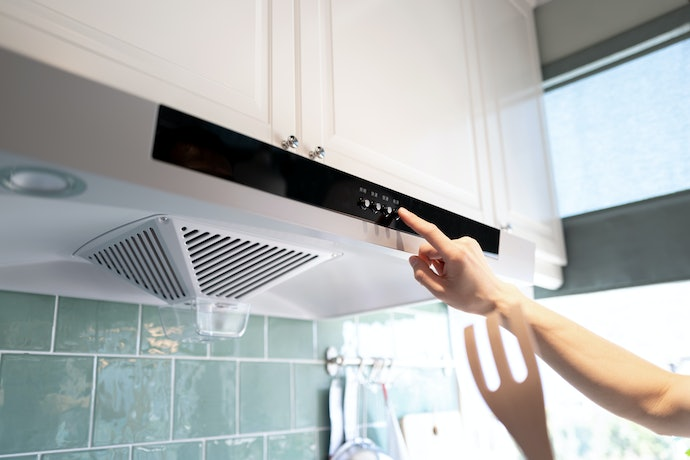 Máy hút mùi kêu to cảnh báo dấu hiệu hư hỏng cần được kiểm tra, sửa chữa