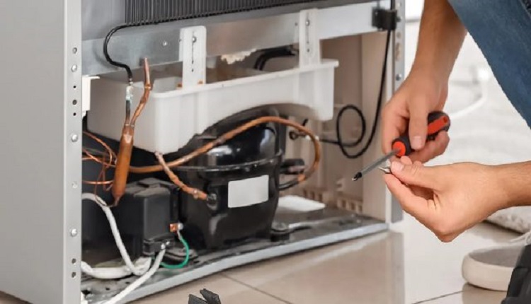 Tủ rượu vang kêu to và rung lắc cần được kiểm tra và điều chỉnh lại